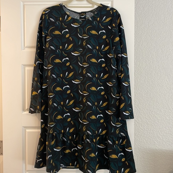 Halogen Button Back Ruffle Hem Dress - Picture 4 of 6